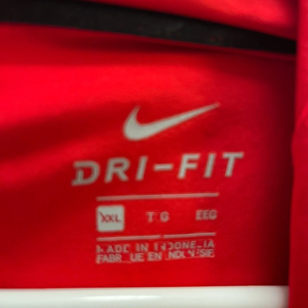 Nike Red Performance Jacket - Picture 4 of 4